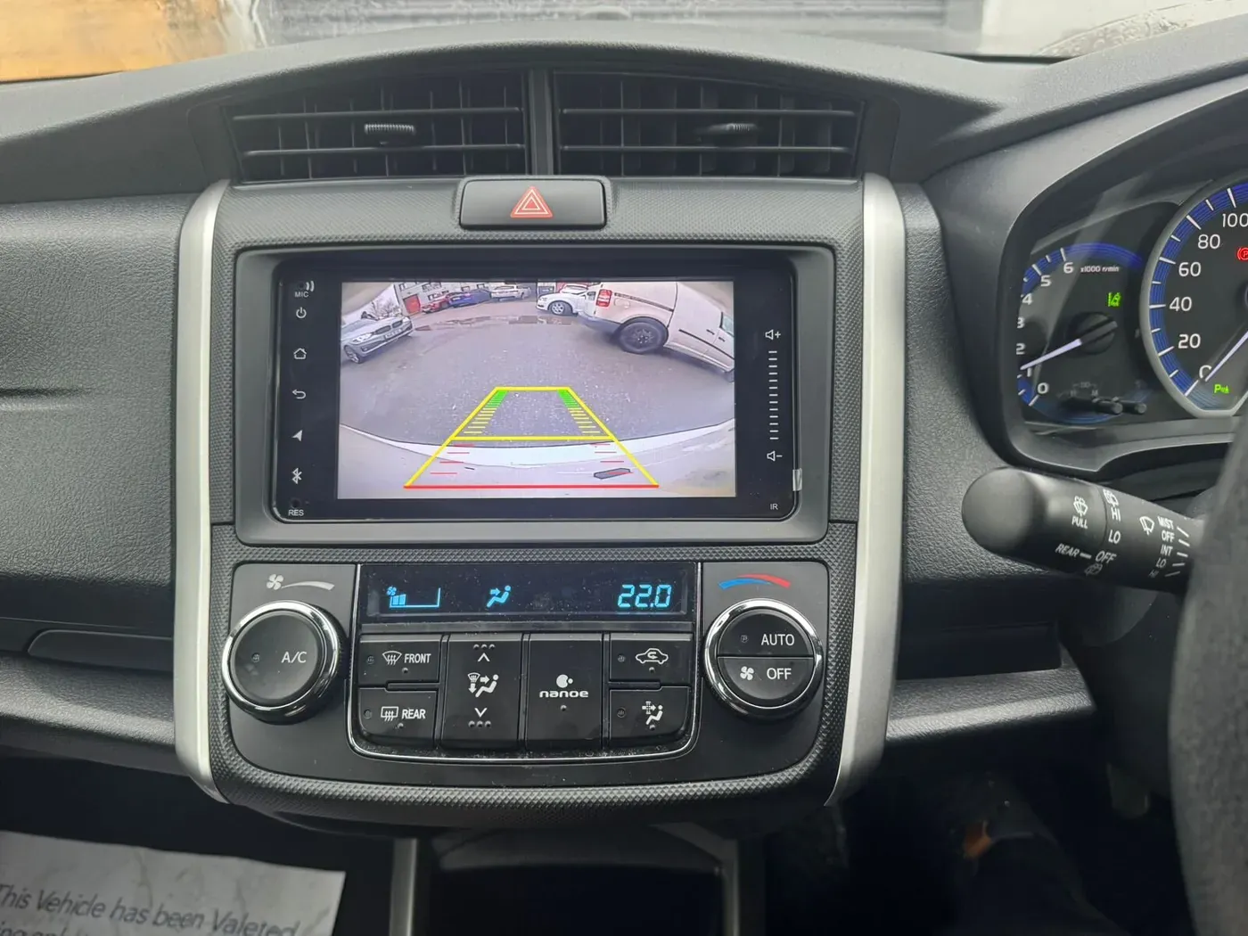Apple CarPlay & Android Auto — Toyota Corolla Fielder (2016) — photo 4