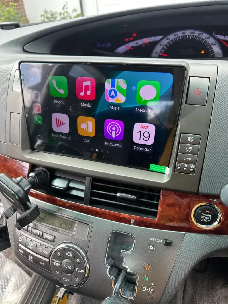 Apple CarPlay & Android Auto — Toyota Estima (2012) — photo 1