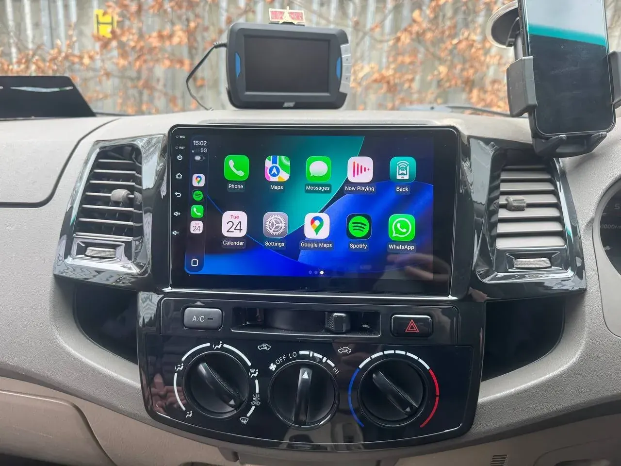 Apple CarPlay & Android Auto — Toyota Hilux — after, new install
