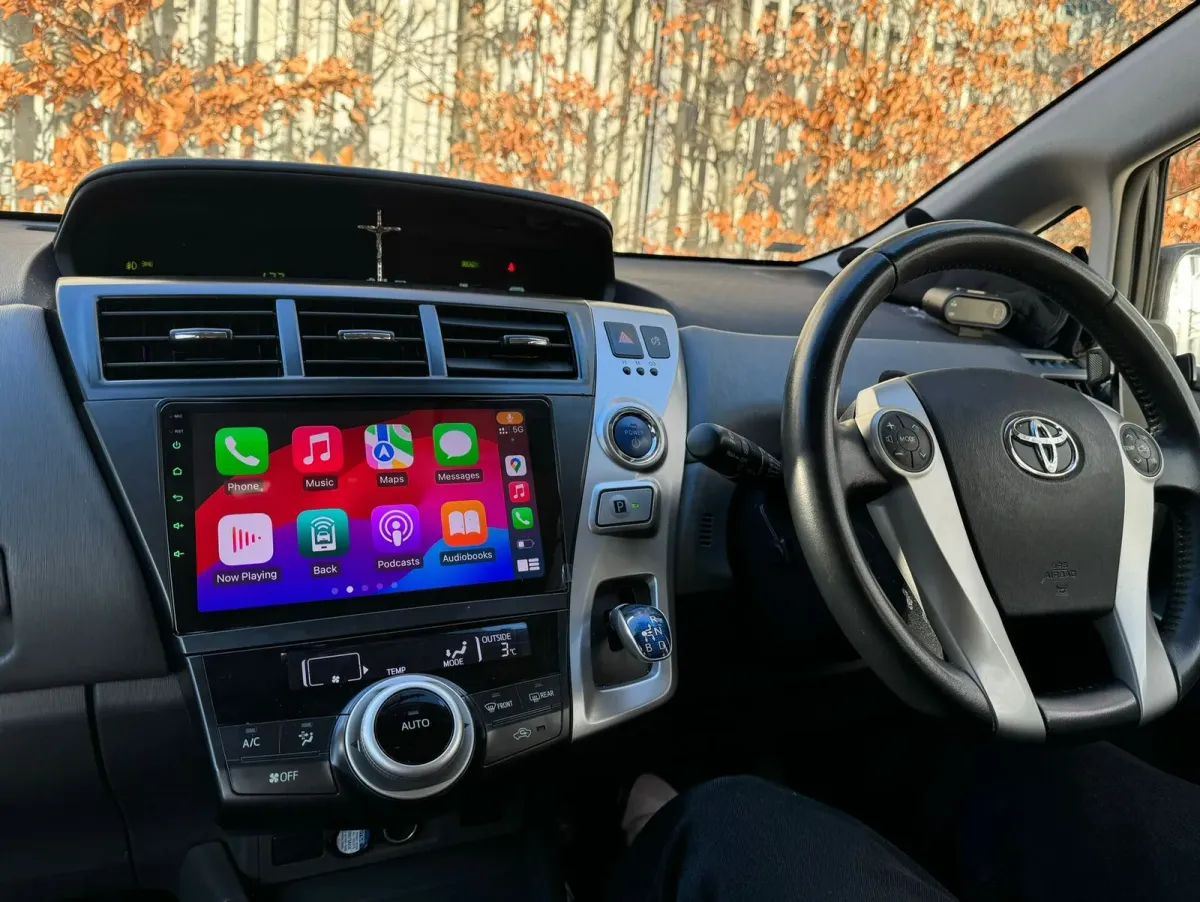 Apple CarPlay & Android Auto — Toyota Prius Alpha