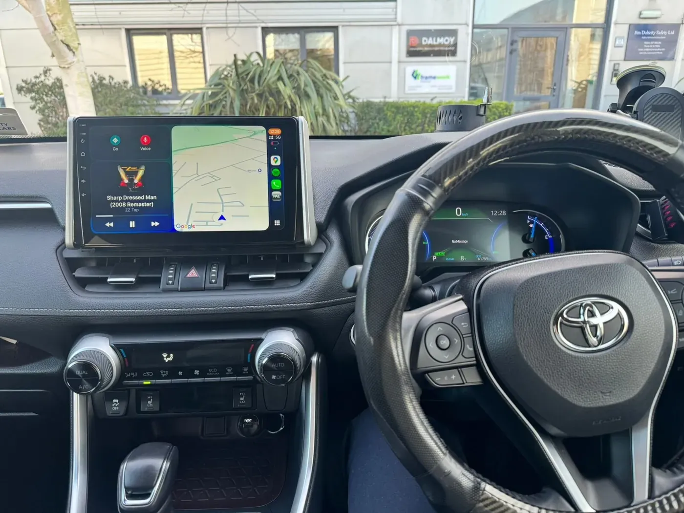 Apple CarPlay & Android Auto — Toyota RAV4 — photo 2