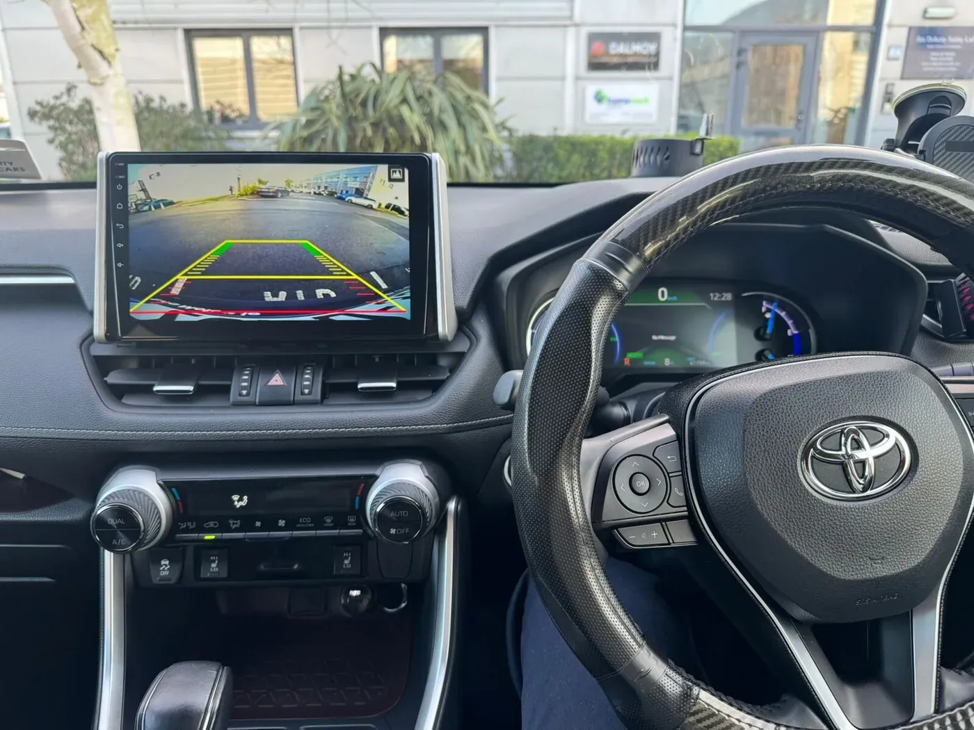 Apple CarPlay & Android Auto — Toyota RAV4 — photo 4