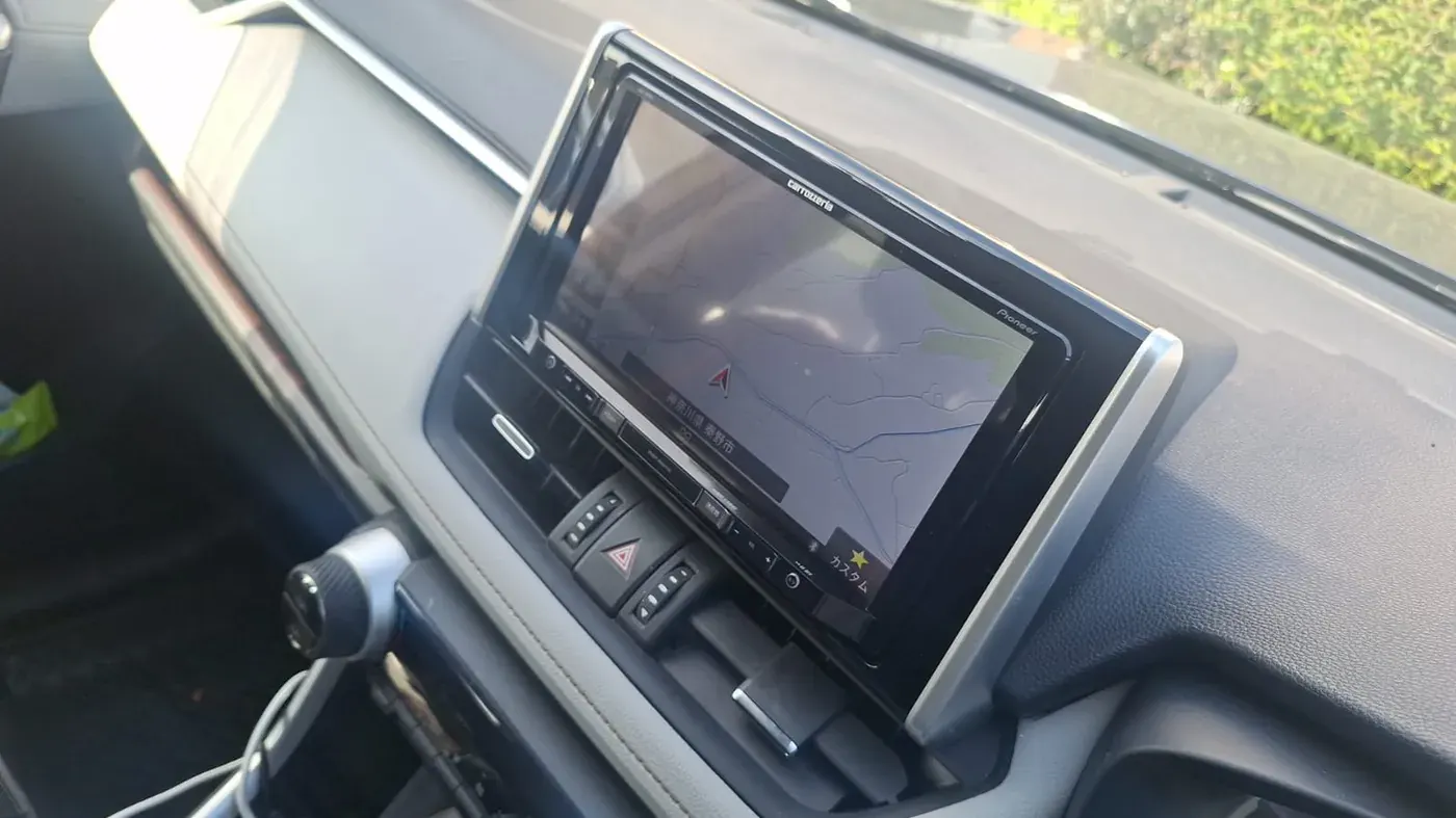 Apple CarPlay & Android Auto — Toyota RAV4 — before, factory system