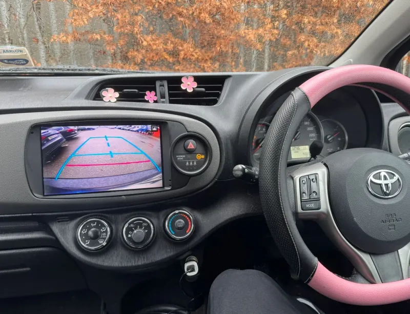 Apple CarPlay & Android Auto — Toyota Yaris — photo 4