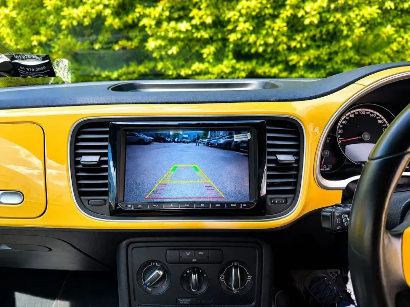 Apple CarPlay & Android Auto — Volkswagen Beetle — photo 3
