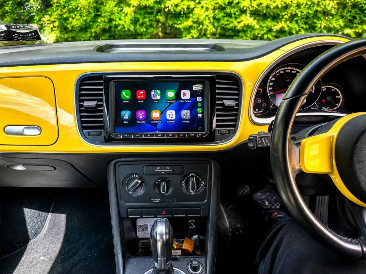 Apple CarPlay & Android Auto — Volkswagen Beetle