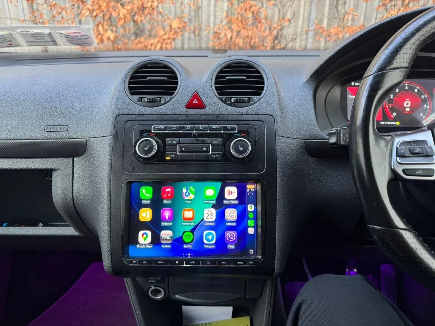 Apple CarPlay & Android Auto — Volkswagen Caddy — photo 3