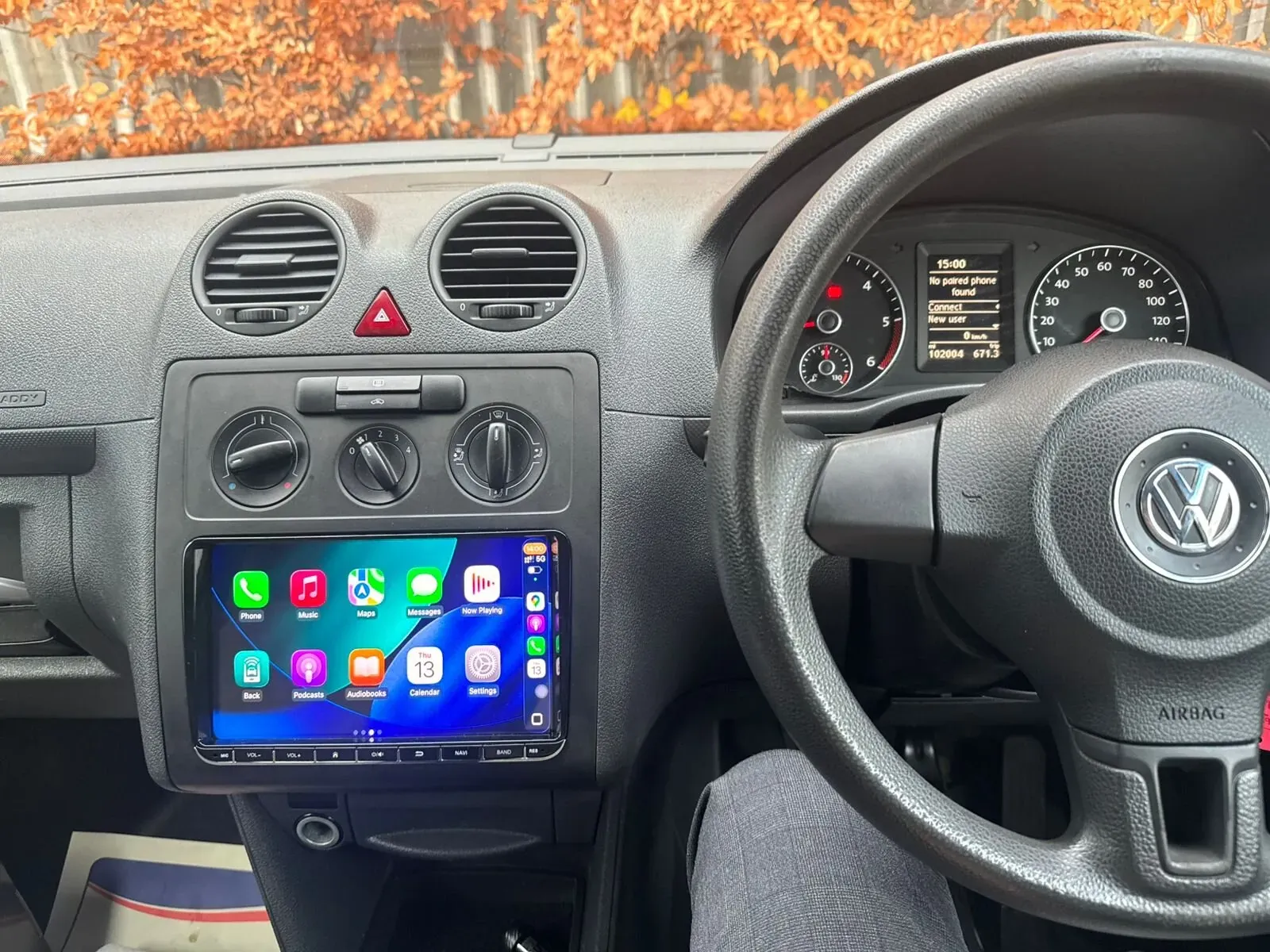 Apple CarPlay & Android Auto — Volkswagen Caddy