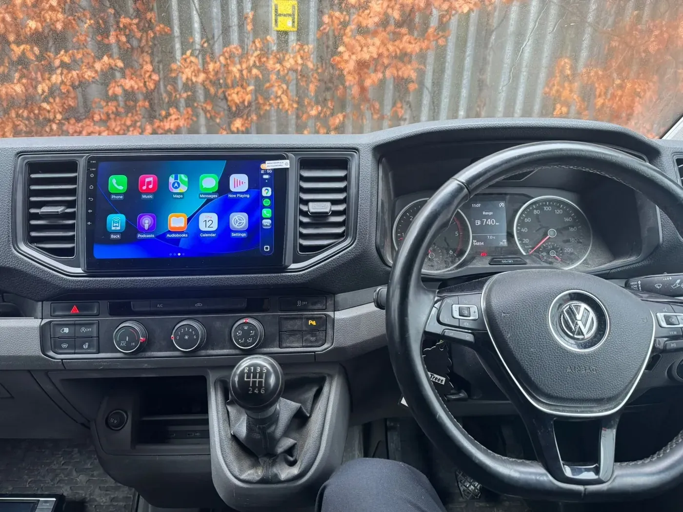 Apple CarPlay & Android Auto — Volkswagen Crafter — photo 1