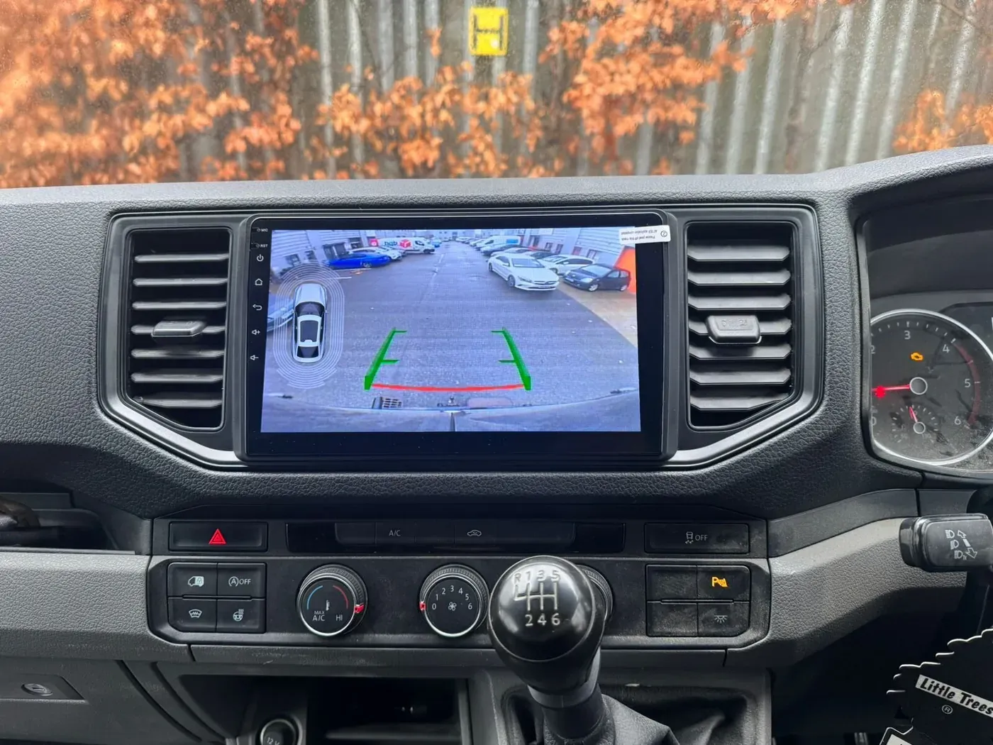Apple CarPlay & Android Auto — Volkswagen Crafter — photo 3