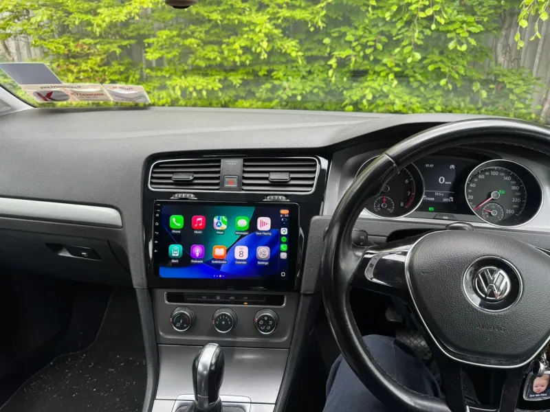 Apple CarPlay & Android Auto — Volkswagen Golf — photo 1