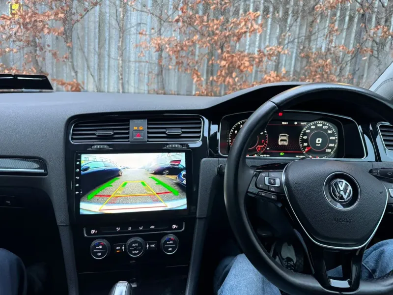 Apple CarPlay & Android Auto — Volkswagen Golf — photo 4