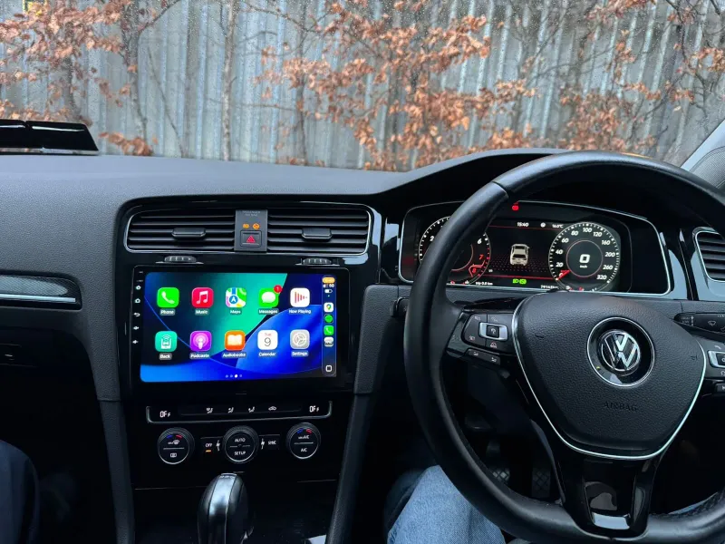Apple CarPlay & Android Auto — Volkswagen Golf