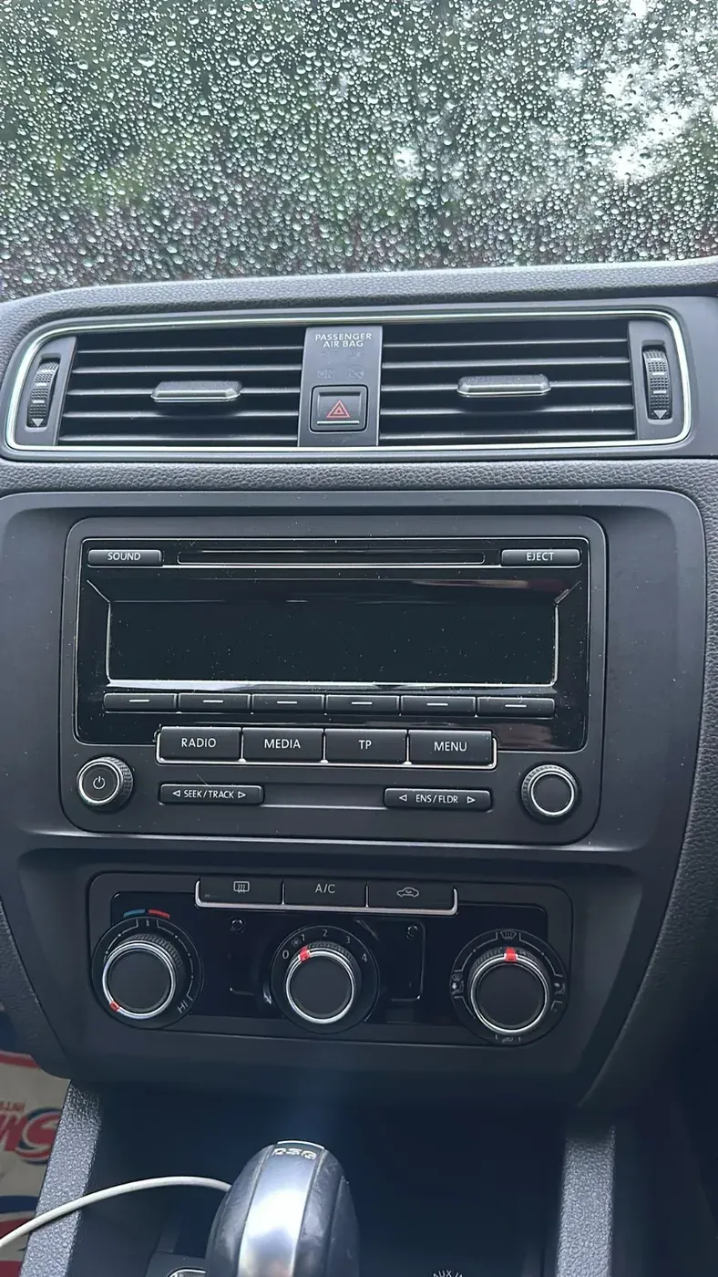 Apple CarPlay & Android Auto — Volkswagen Jetta — before, factory system