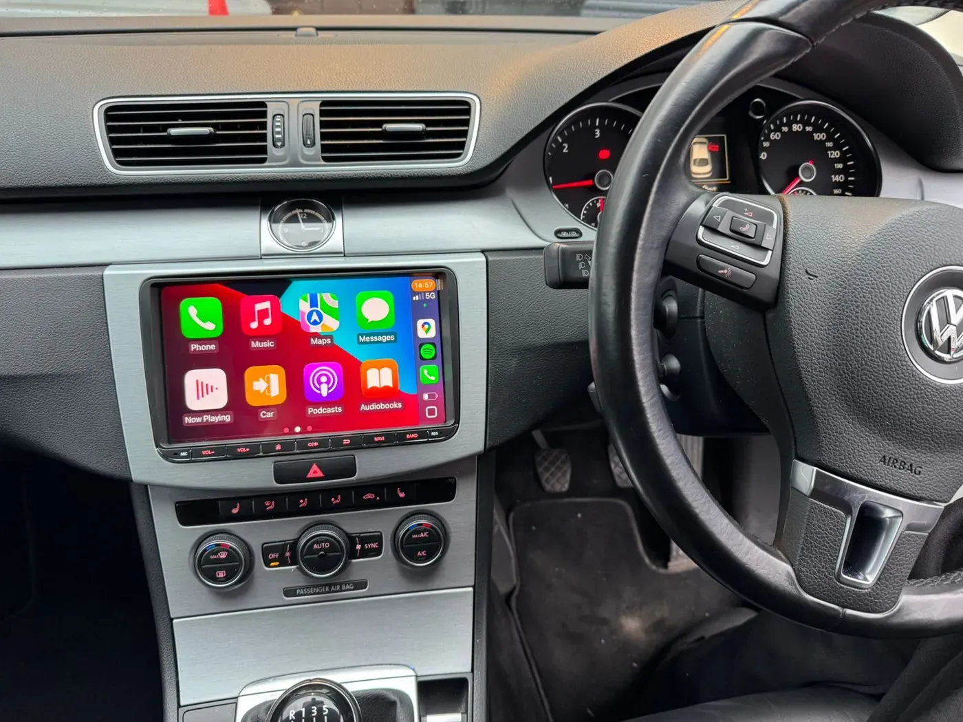 Apple CarPlay & Android Auto — Volkswagen Passat Cc — photo 1