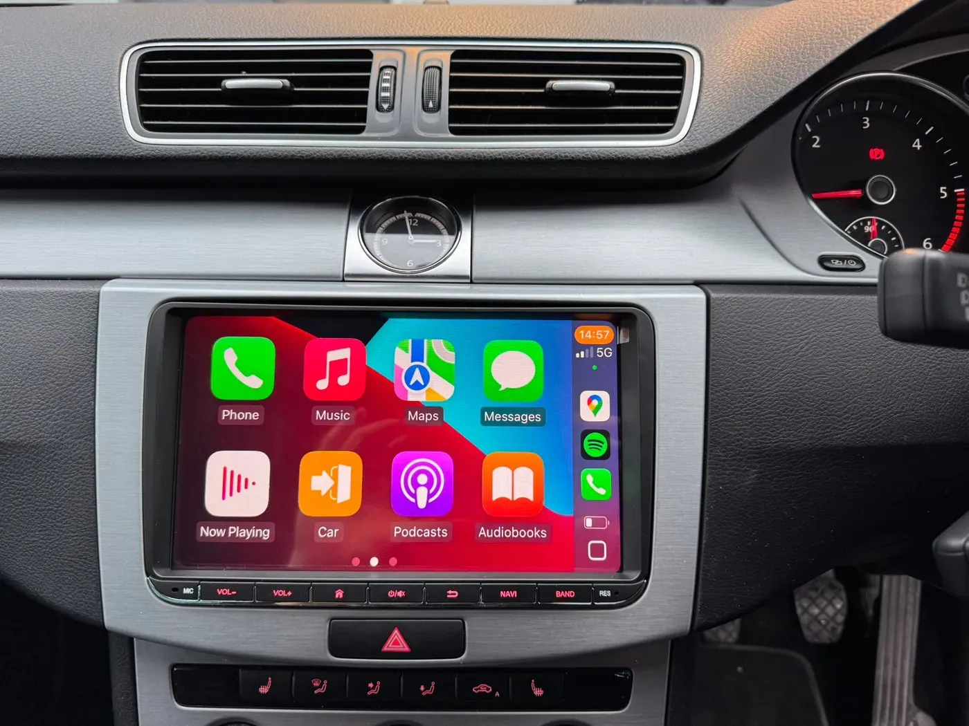 Apple CarPlay & Android Auto — Volkswagen Passat Cc — photo 3