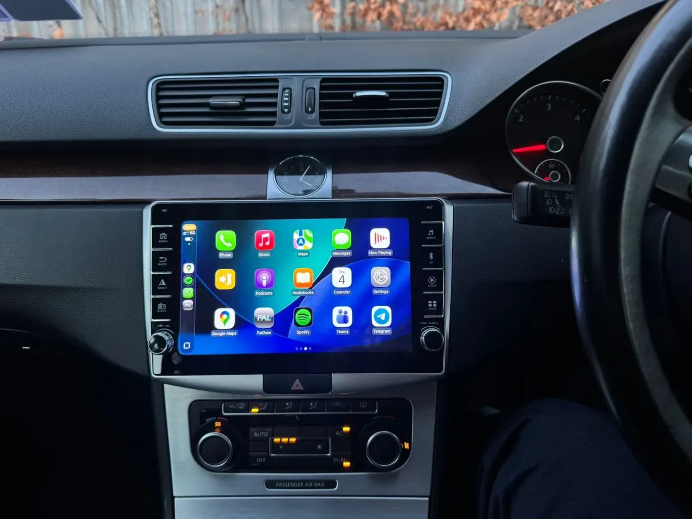 Apple CarPlay & Android Auto — Volkswagen Passat Cc — photo 4