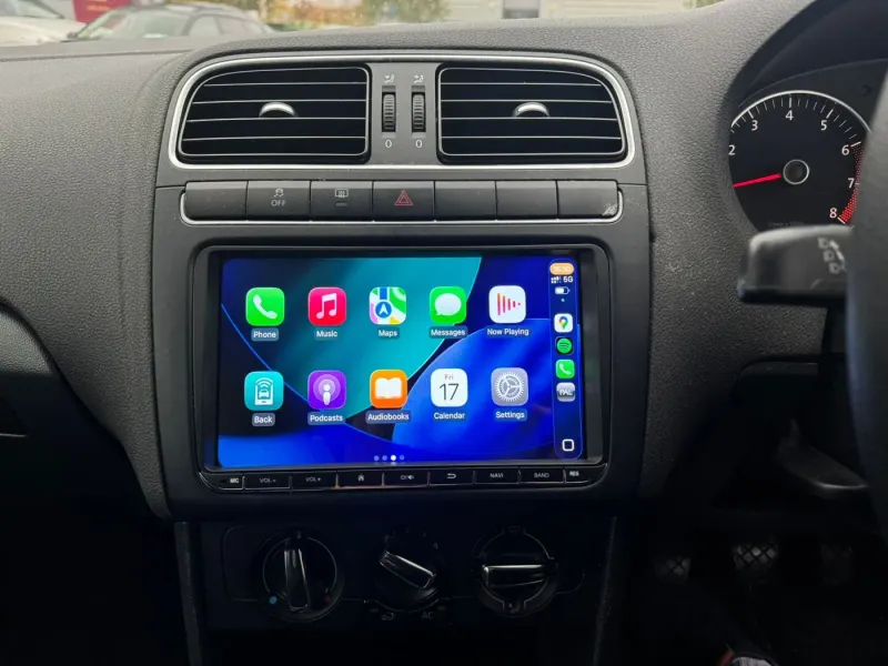 Apple CarPlay & Android Auto — Volkswagen Polo — photo 1