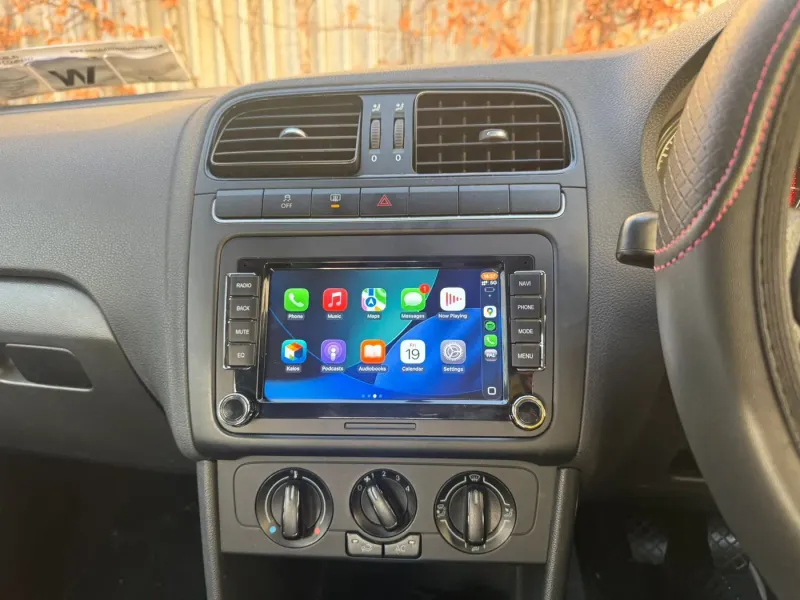 Apple CarPlay & Android Auto — Volkswagen Polo — photo 2