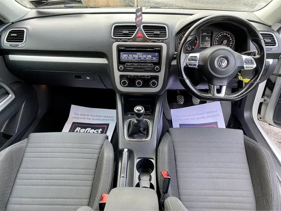 Apple CarPlay & Android Auto — Volkswagen Scirocco — before, factory system
