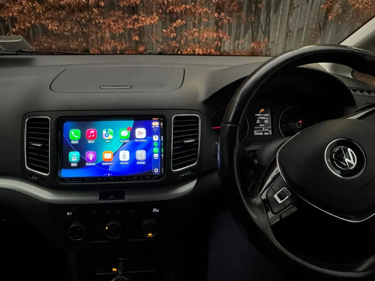 Apple CarPlay & Android Auto — Volkswagen Sharan — after, new install