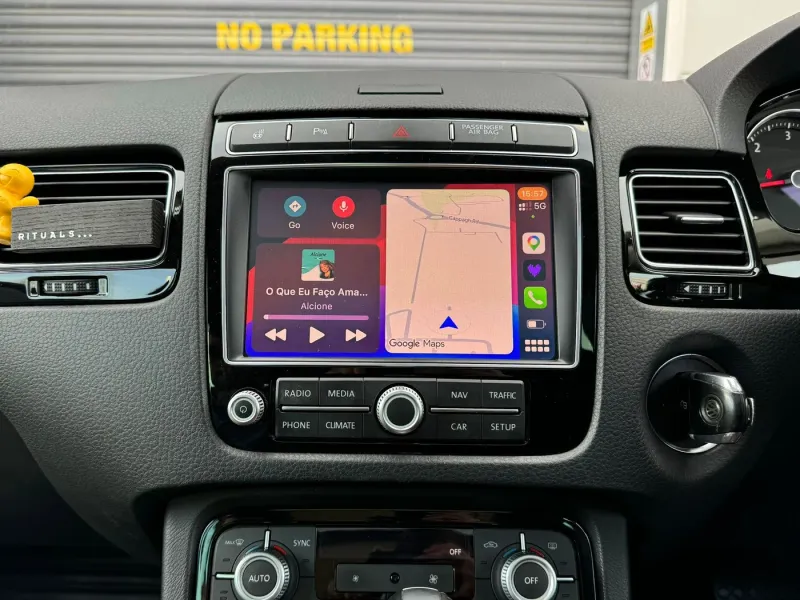 Apple CarPlay & Android Auto — Volkswagen Toureg — photo 1
