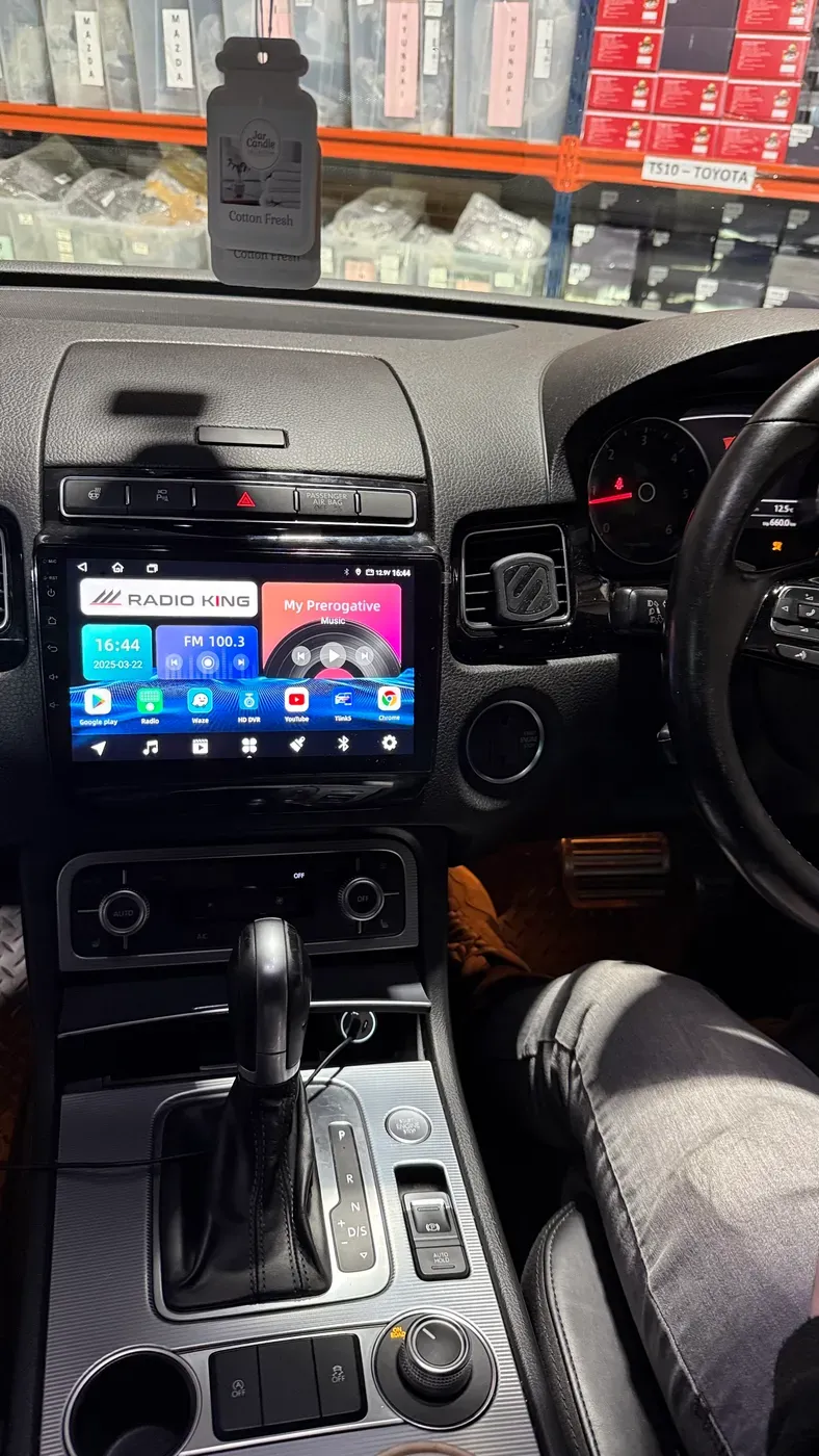 Apple CarPlay & Android Auto — Volkswagen Toureg — photo 3
