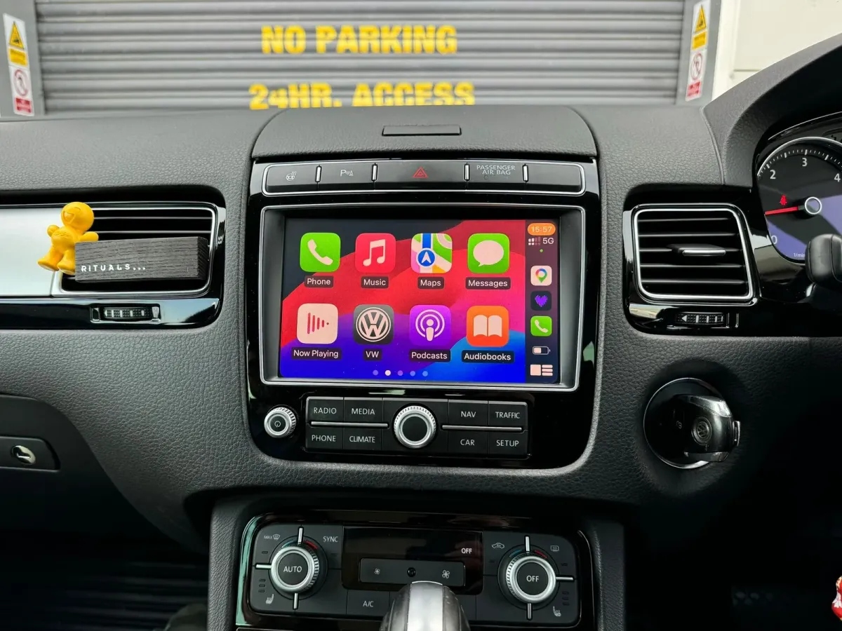 Apple CarPlay & Android Auto — Volkswagen Toureg