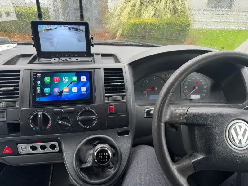Apple CarPlay & Android Auto — Volkswagen Transporter — photo 2