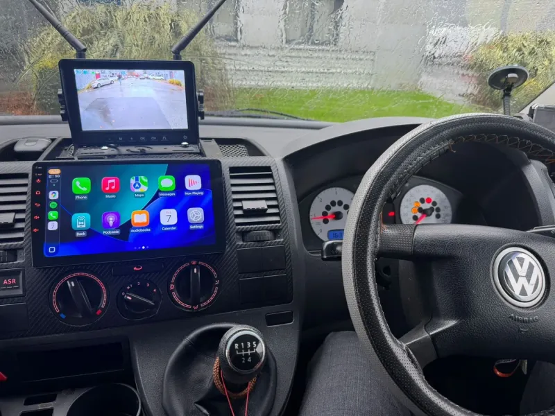 Apple CarPlay & Android Auto — Volkswagen Transporter — photo 3