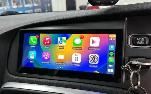 Apple CarPlay & Android Auto — Volvo V40 — photo 3
