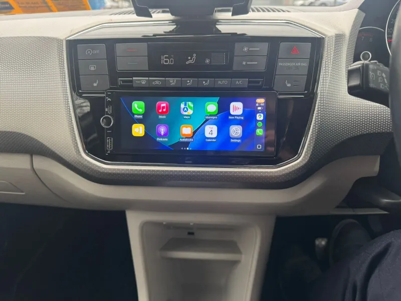 Apple CarPlay & Android Auto — Volkswagen up! and SEAT Mii (2016)