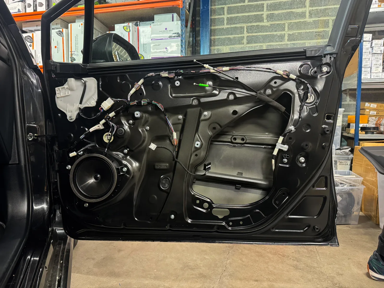 Car soundproofing installation in Dublin by Radio King — photo 12