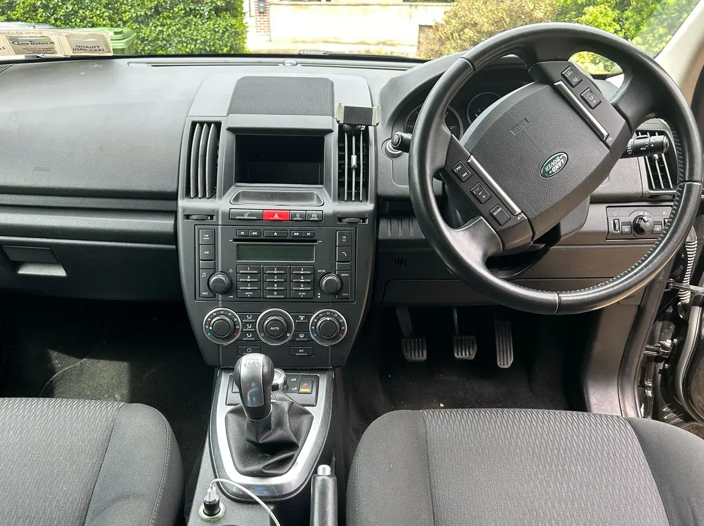 Car Stereo Upgrade — Land Rover Freelander 2 (2002) — before, factory system