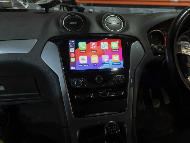 Ford Mondeo Apple CarPlay & Android Auto Radio
