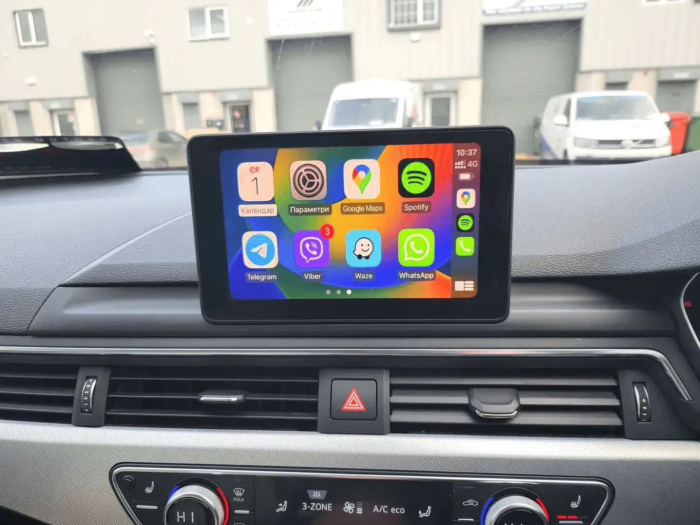 Audi A4 Apple CarPlay & Android Auto Radio