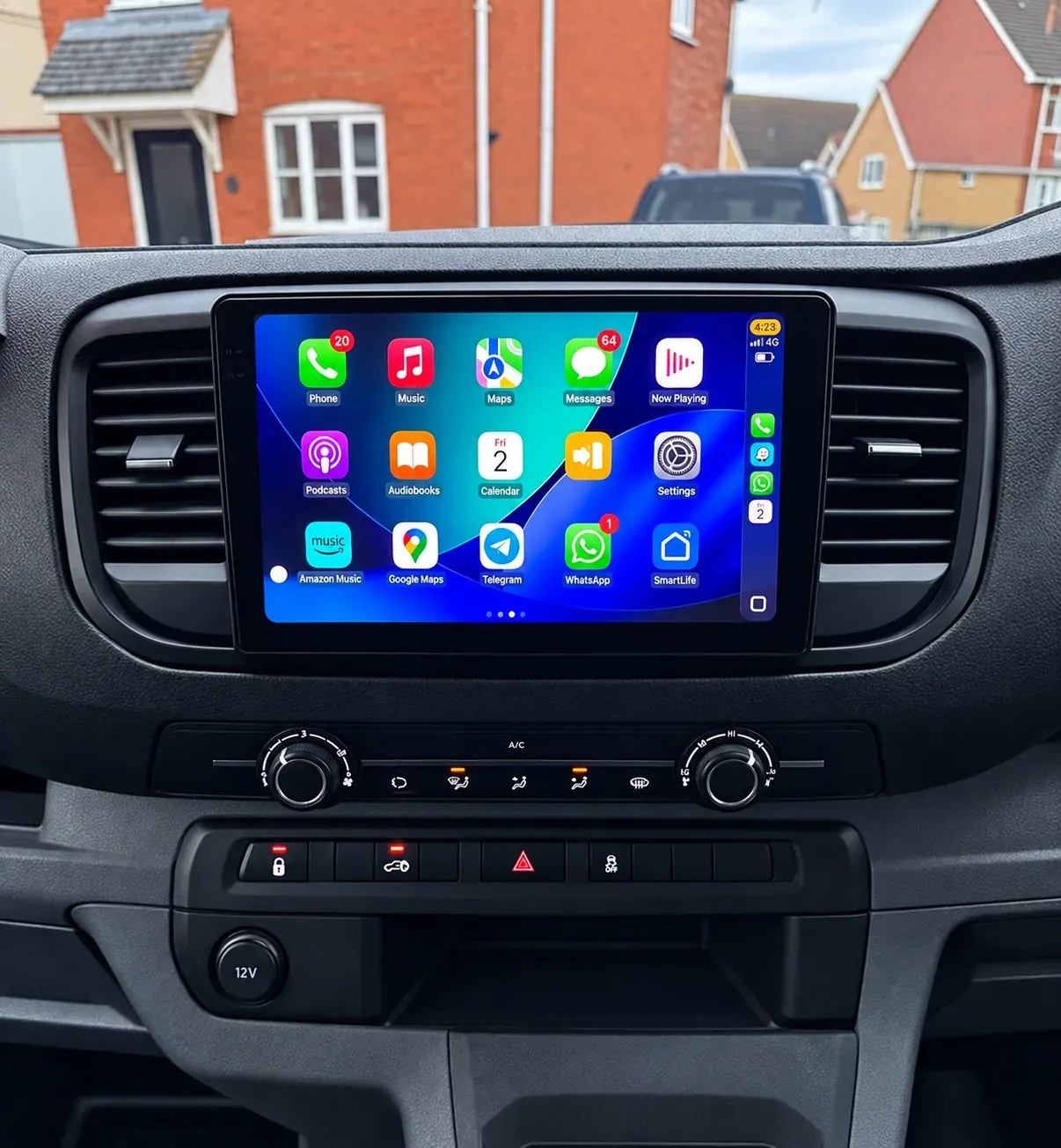 Apple CarPlay & Android Auto — Citroën Dispatch