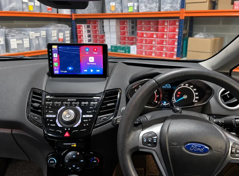 Apple CarPlay & Android Auto — Ford Fiesta — photo 1