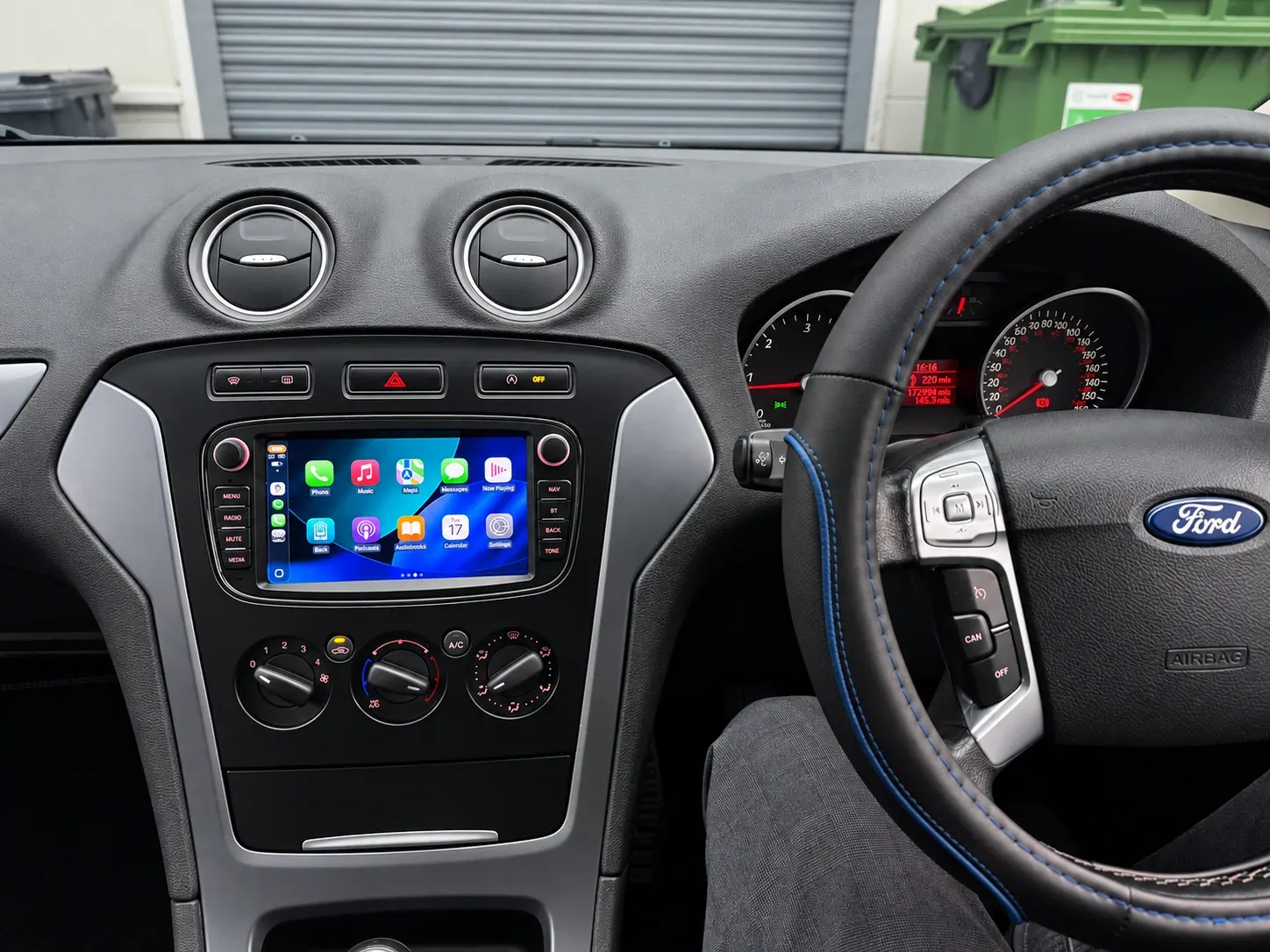 Apple CarPlay & Android Auto — Ford Mondeo — photo 2