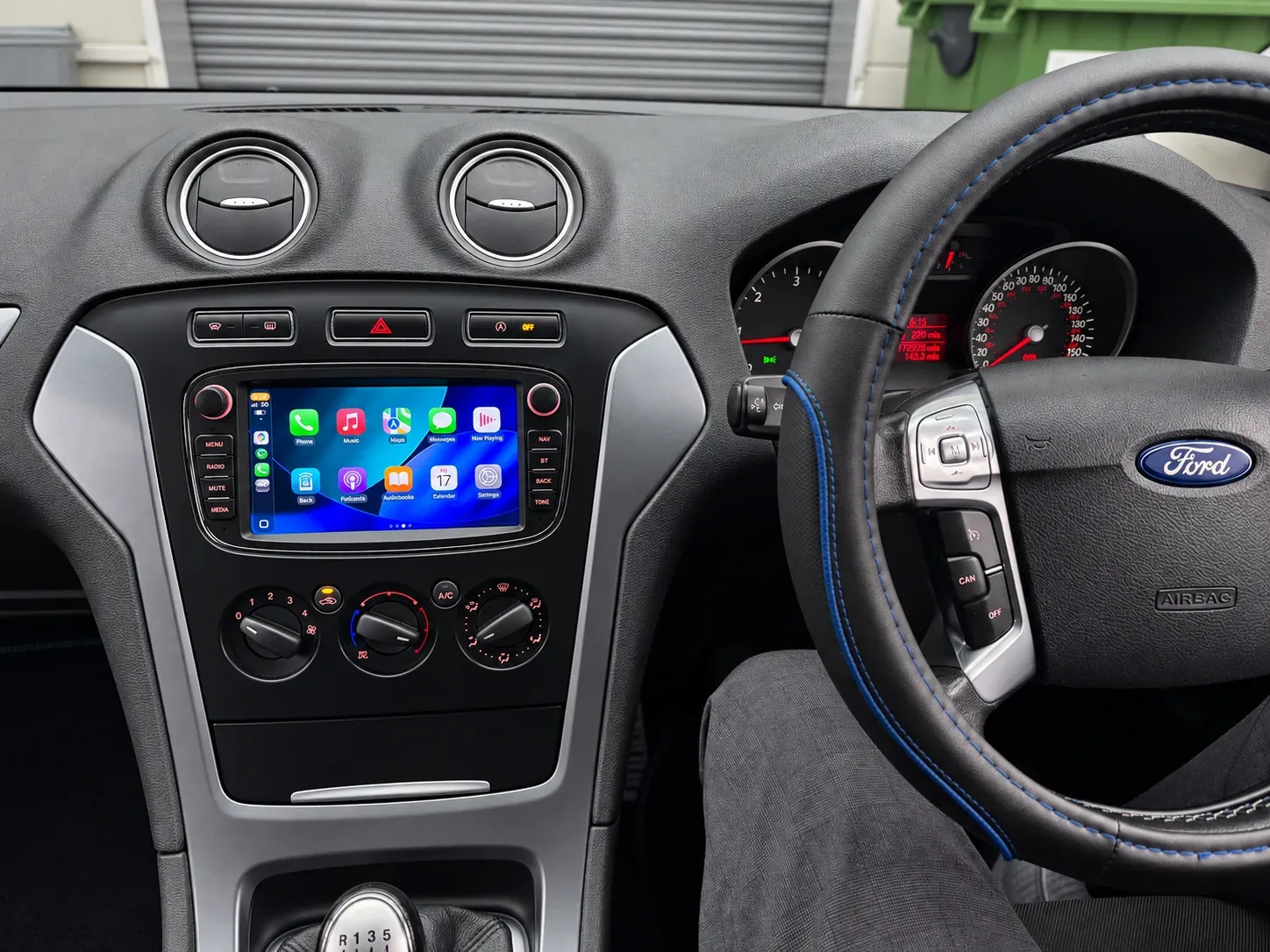 Apple CarPlay & Android Auto — Ford Mondeo