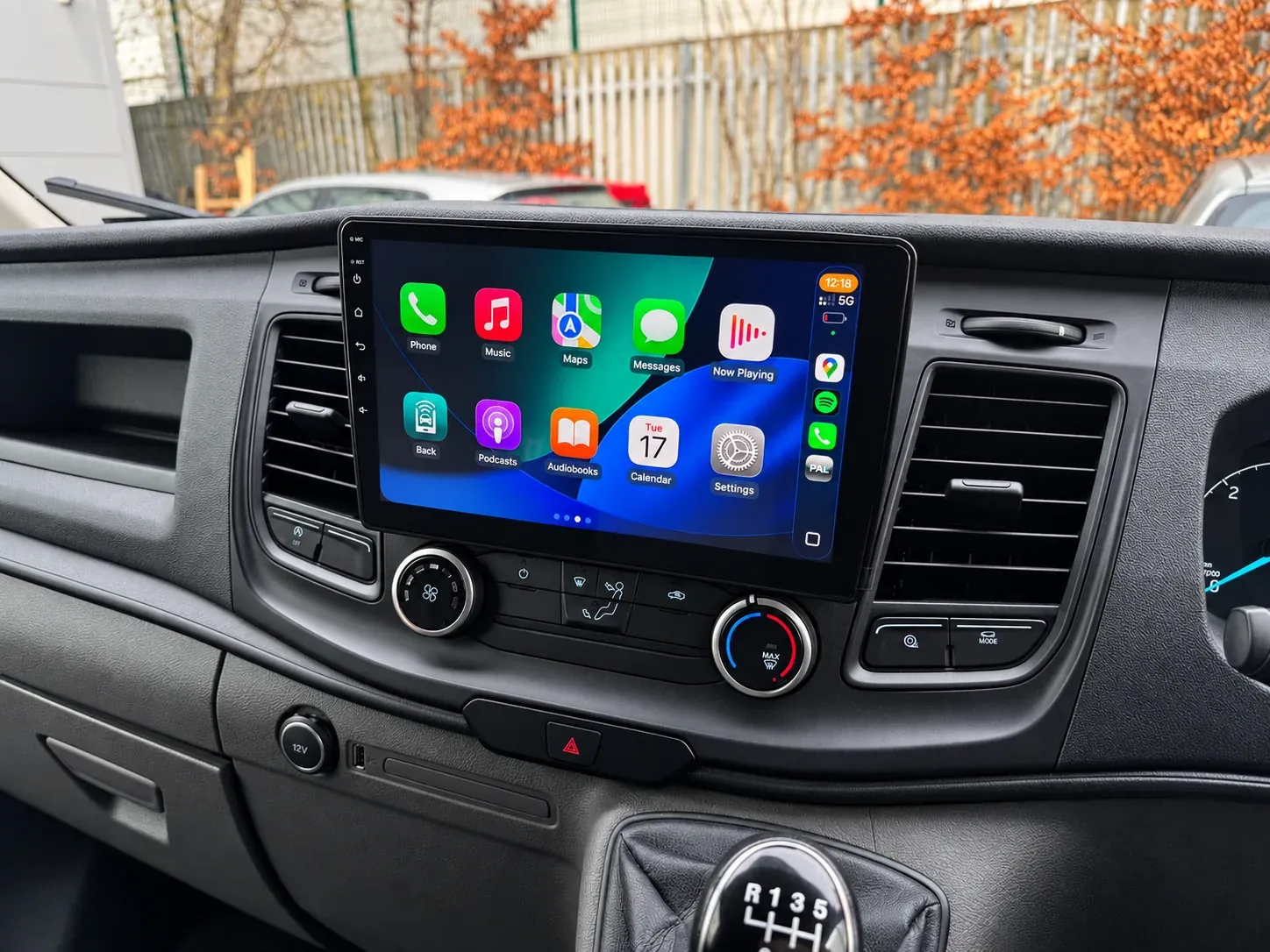Ford Transit — Apple CarPlay & Android Auto — photo 1