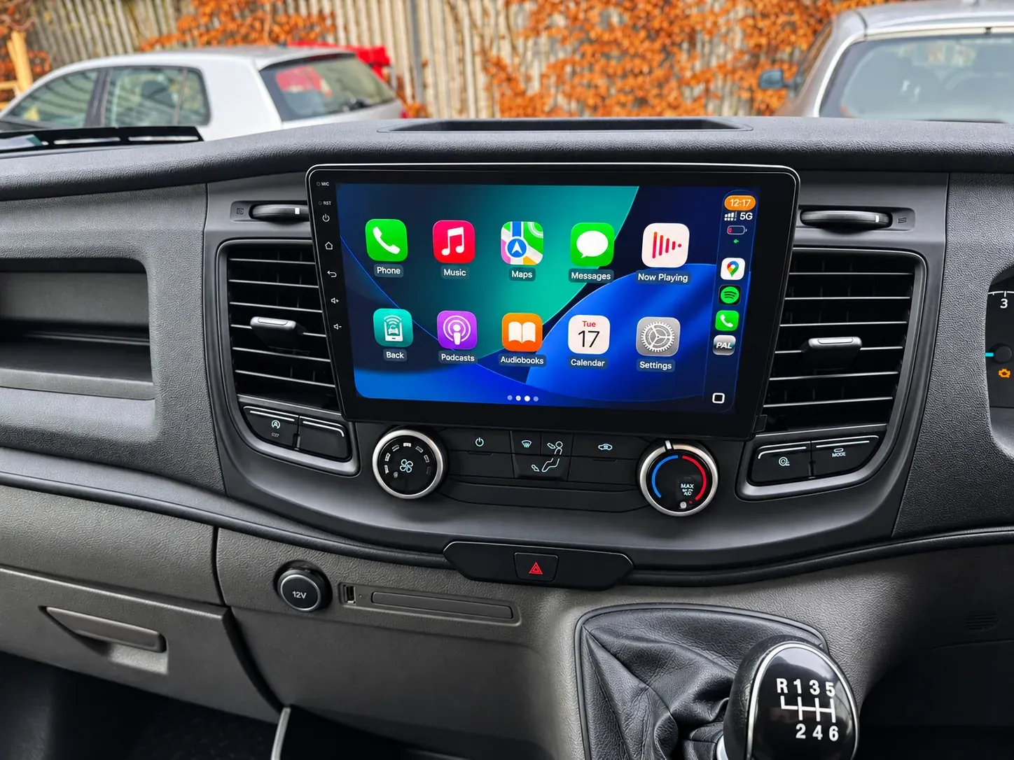 Ford Transit — Apple CarPlay & Android Auto — photo 2