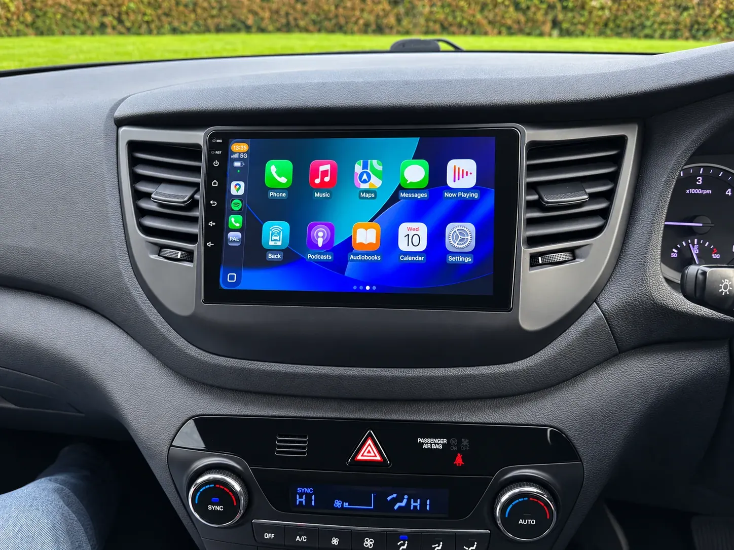 Apple CarPlay & Android Auto — Hyundai Tucson