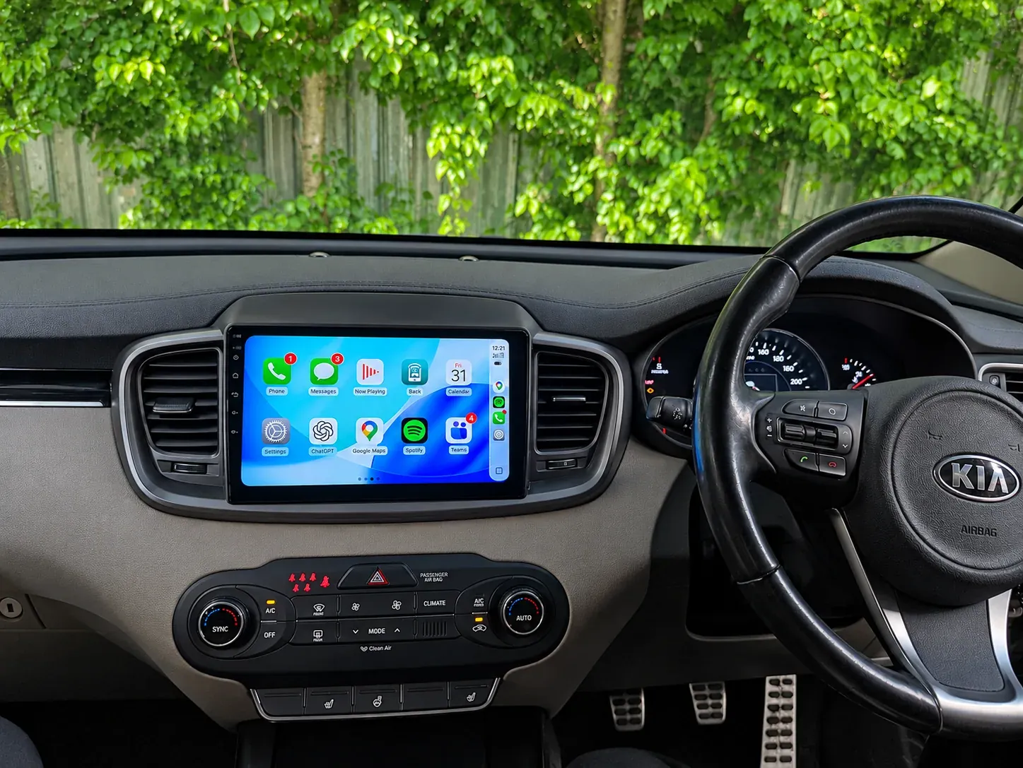 Apple CarPlay & Android Auto — Kia Sorento