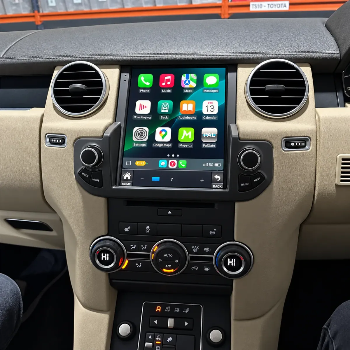 Apple CarPlay & Android Auto Upgrade — Land Rover Discovery 4
