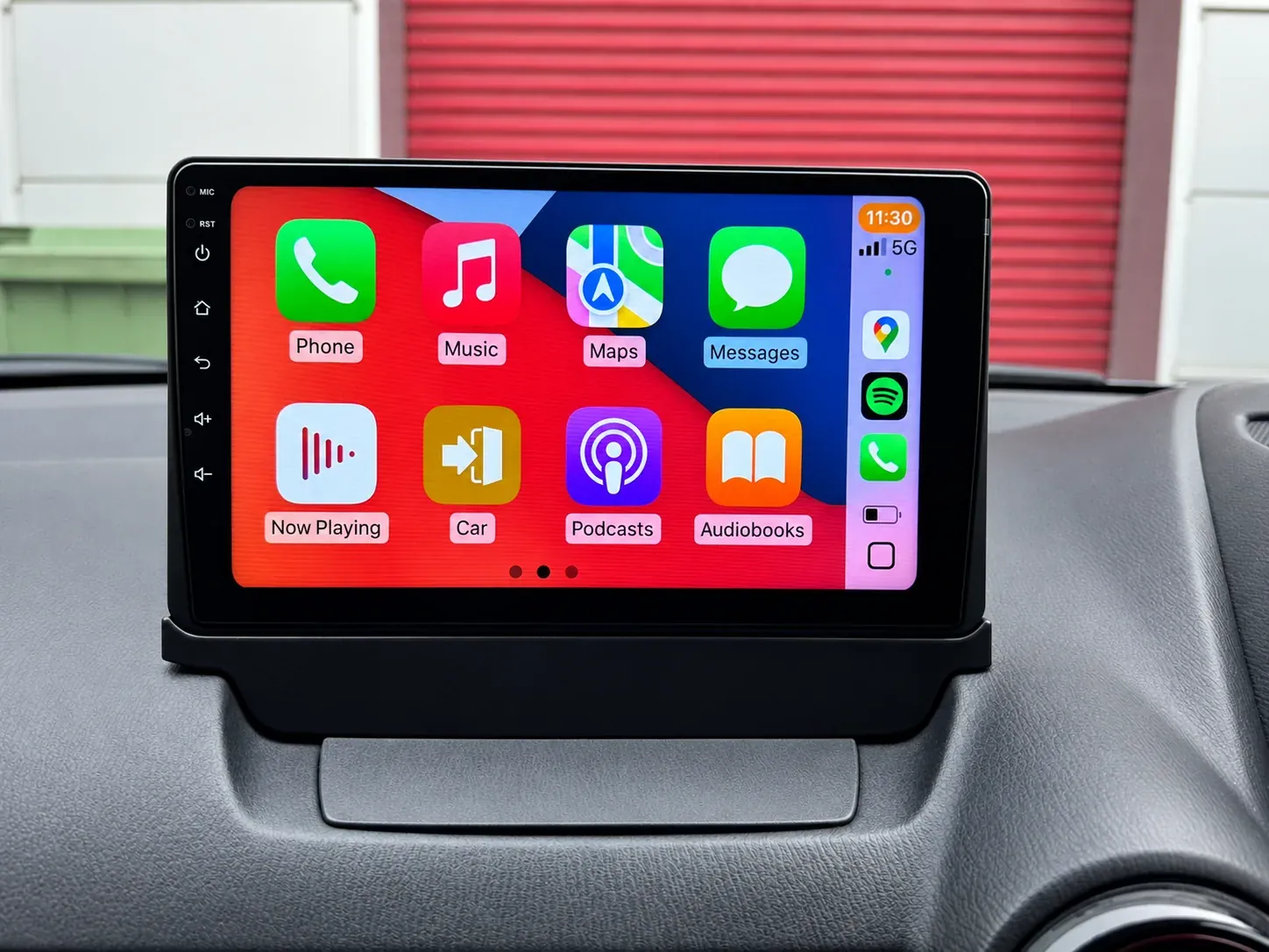Apple CarPlay & Android Auto — Mazda 2 Demio