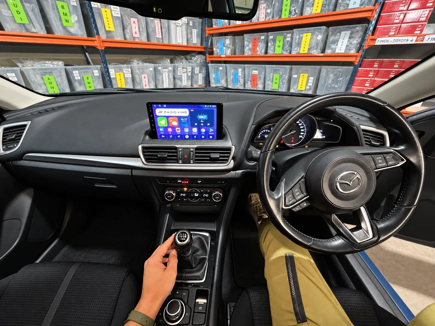 Apple CarPlay & Android Auto — Mazda 3
