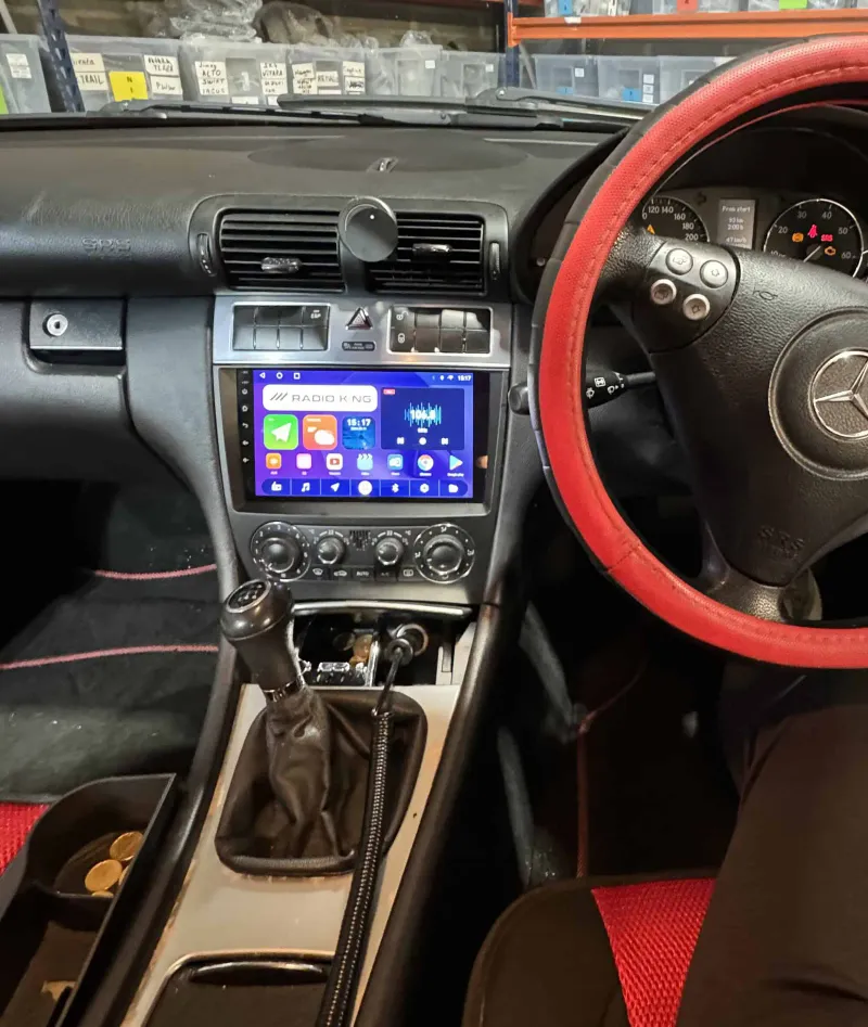Mercedes-Benz C180 Apple CarPlay & Android Auto Radio
