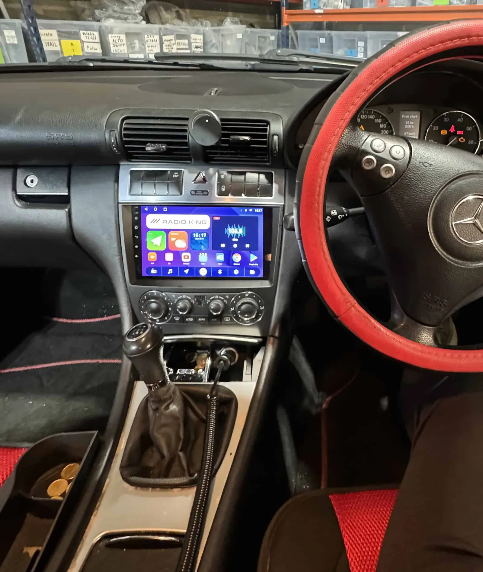 Mercedes-Benz C180 Apple CarPlay & Android Auto Radio