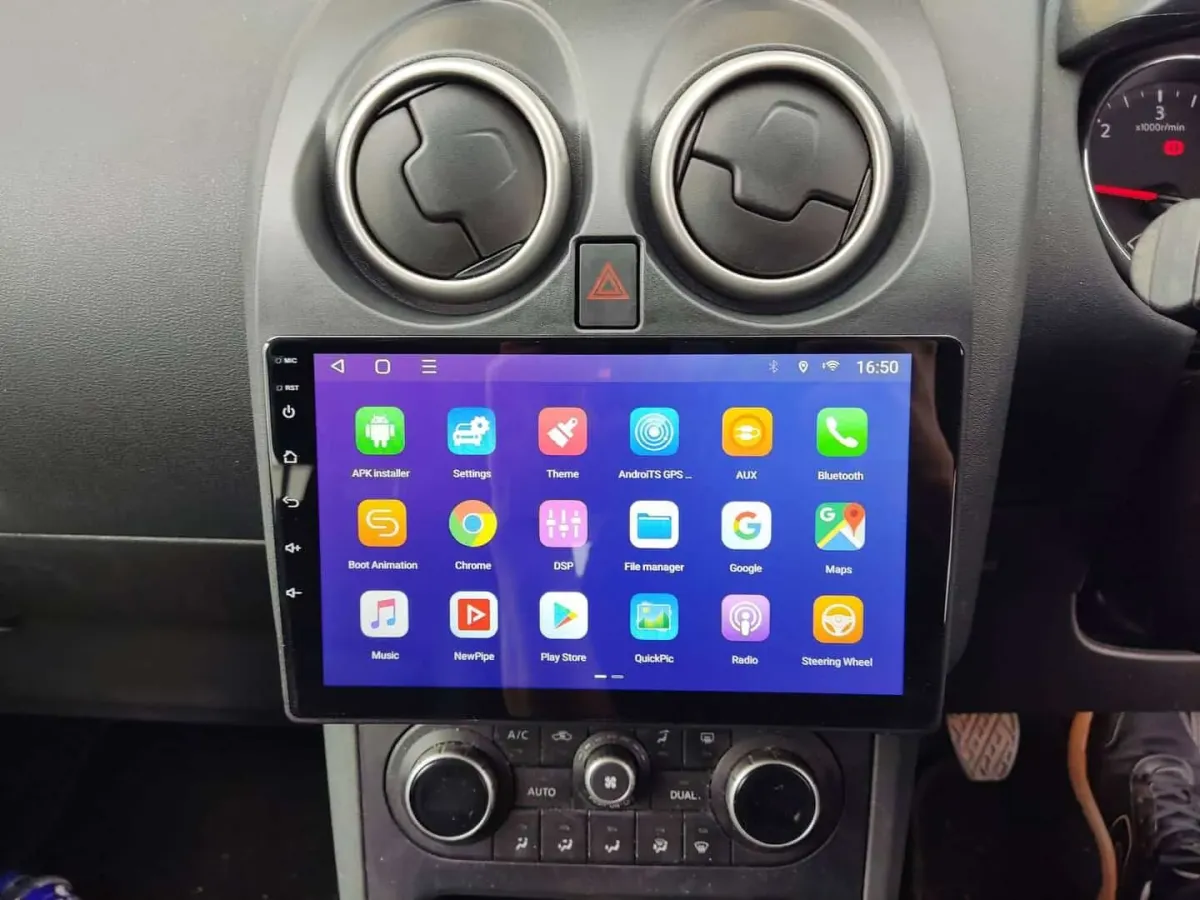 Nissan Qashqai — Apple CarPlay & Android Auto